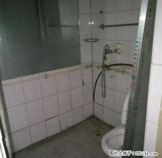 铁路东村五楼，简装出租，57平，两房，400元每月 - 淮南28生活网 hn.28life.net